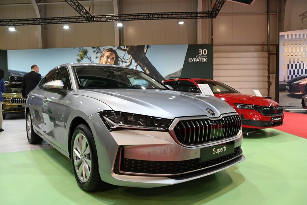 Сред експонатите е актуалният <a href="https://www.dnevnik.bg/4603662" target="_blank">автомобил на годината за България </a>- Skoda Superb.