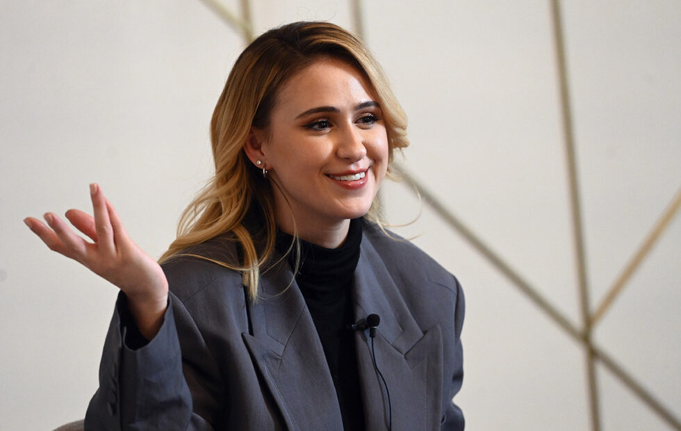 <a href="https://www.dnevnik.bg/razvlechenie/2024/10/25/4693791_mariia_bakalova_pred_dnevnik_imate_glas_-_izpolzvaite/" target="_blank">"За всеки един човек е важно да използва гласа си", каза в интервю за "Дневник" актрисата Мария Бакалова </a>на въпрос за предсрочни парламентарни избори.