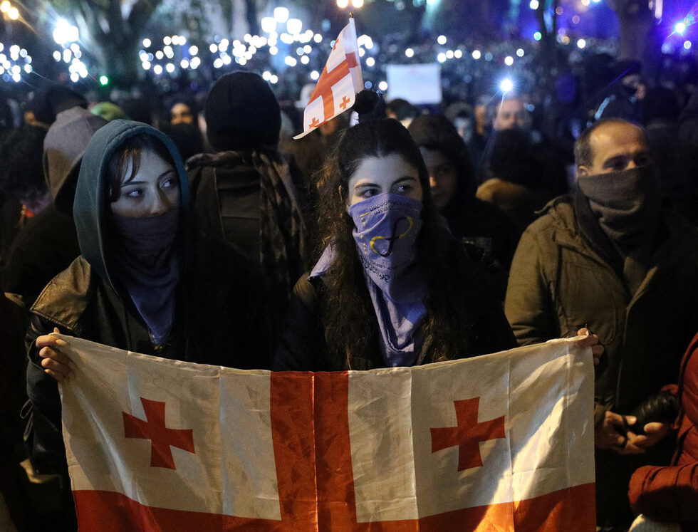 Тя съобщи, че 113 полицаи са били ранени по време на протестите в Тбилиси през последните няколко дни, като се позова на грузинското министерство на вътрешните работи (МВР).
