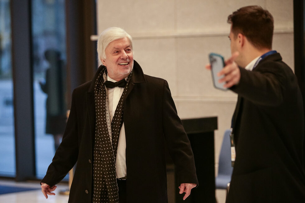 Валентин Михов, президентът на БФС по време на класирането за САЩ'94, както и бивш член на Изпълкома, внесе порция настроение.