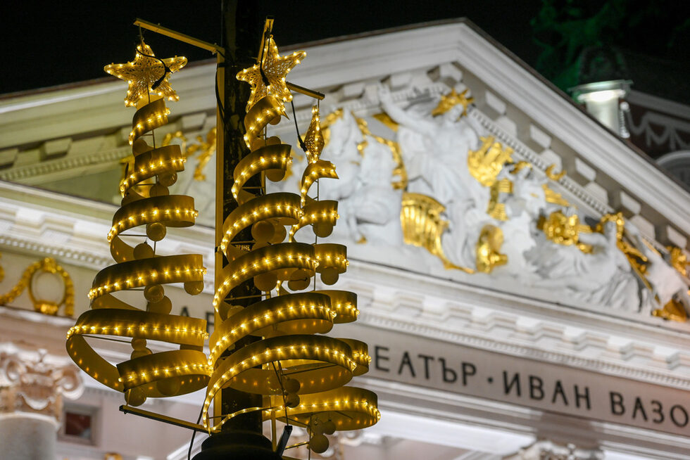 Фотогалерия: Коледната украса на София