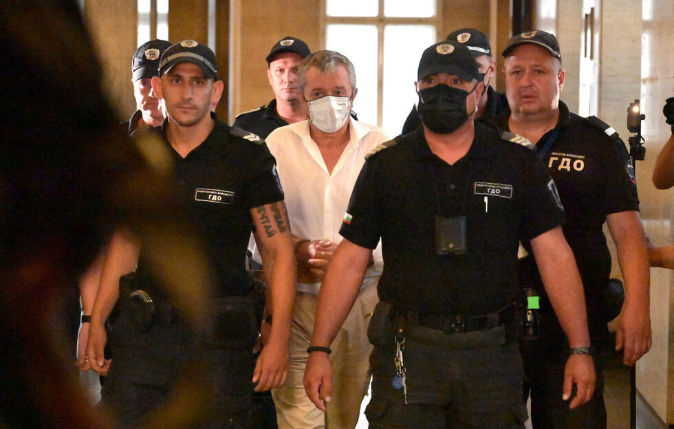 Софийският градски съд (СГС) наложи постоянна мярка "задържане под стража" на Румен Гайтански-Вълка - бизнесмен, свързван с близкия кръг на Ахмед Доган, а по-известните му начинания са почистването на София и други градове - по обвинение за длъжностно присвояване.