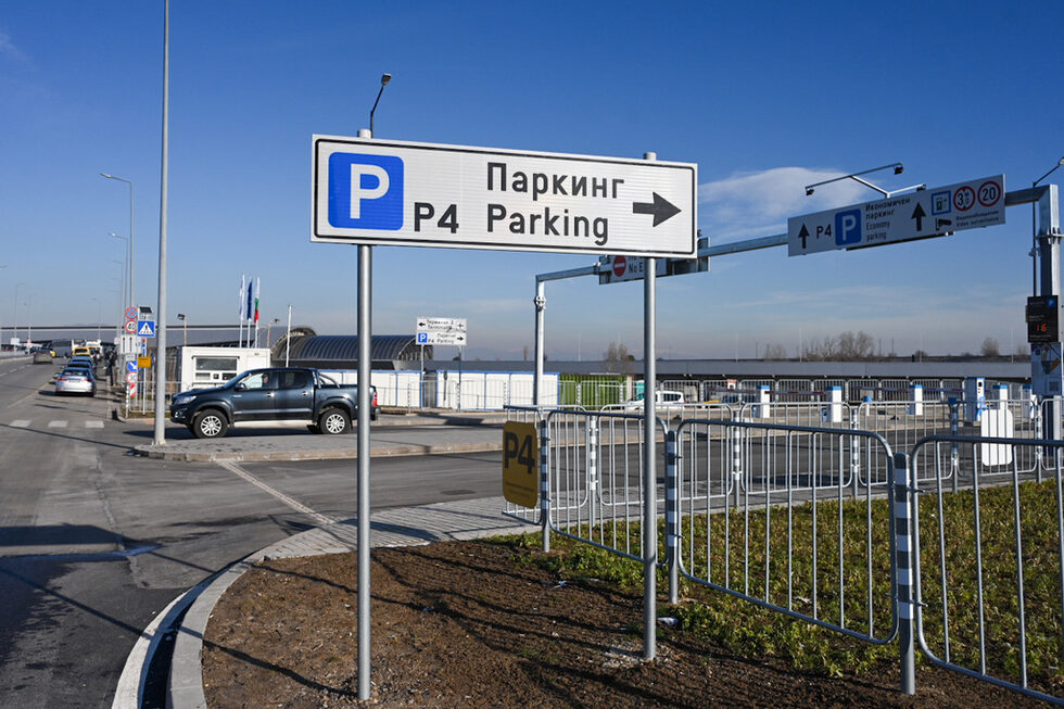 Фотогалерия: Новата организация за автомобилите на терминал 2 на летище София