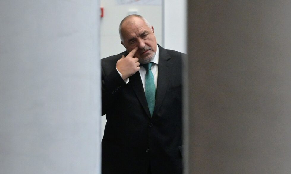 Лидерът на ГЕРБ Бойко Борисов за първи път пред "Дневник" коментира и защо са <a href="https://www.dnevnik.bg/4729242" target="_blank">били спрени преговорите</a> за кабинет с "Демократична България" на 5 януари. Малко по-късно Божидар Божанов <a href="https://www.dnevnik.bg/4730045" target="_blank">даде гледната точка</a> на другата страна.