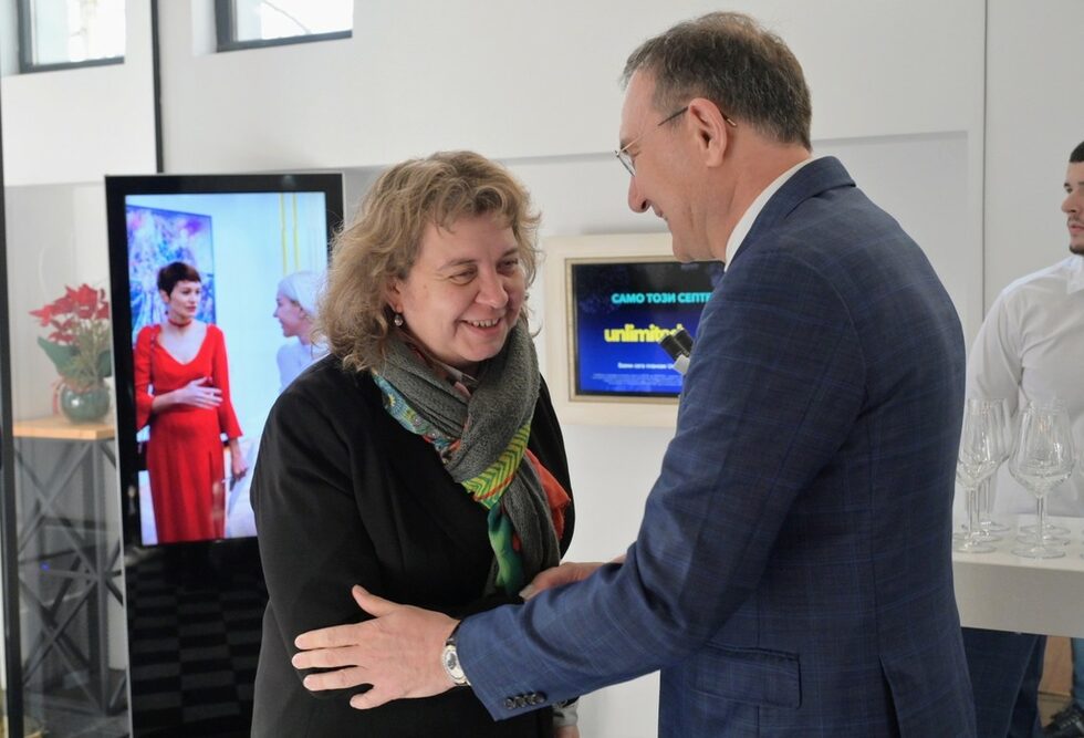 Председателят на парламента Наталия Киселова, която влезе в 51-ото Народно събрание от гражданската квота на БСП, също присъства на събитието.
