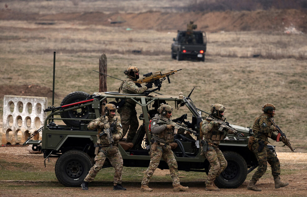 Военнослужещи от специалните сили на българската и испанската армия участват във военно учение в рамките на учението на НАТО Steadfast Dart 2025 на военния полигон "Црънча", България