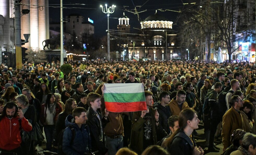 Събитието бе организирано от тражданското сдружение Инициатива "Правосъдие за всеки" под наслов "КОЙ блокира конституцията". Протестни акции се проведоха и в Пловдив, Бургас, Веалико Търново, Плевен и др. градове.
