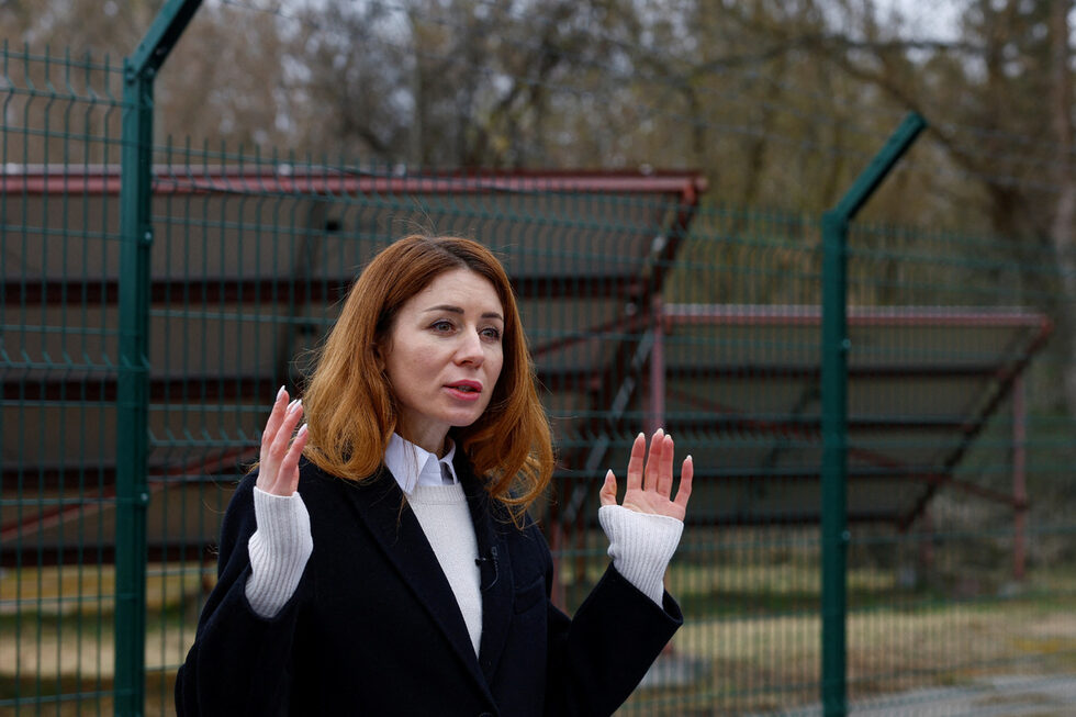 Министърът на опазването на околната среда и природните ресурси Светлана Гринчук говори пред изведената от експлоатация централа по време на откриването на 0.8-мегаватово съоръжение за слънчева енергия преди две конференции, на които ще се обсъждат Чернобил и други въпроси, свързани с експлоатацията на ядрената енергия.<br /><br />