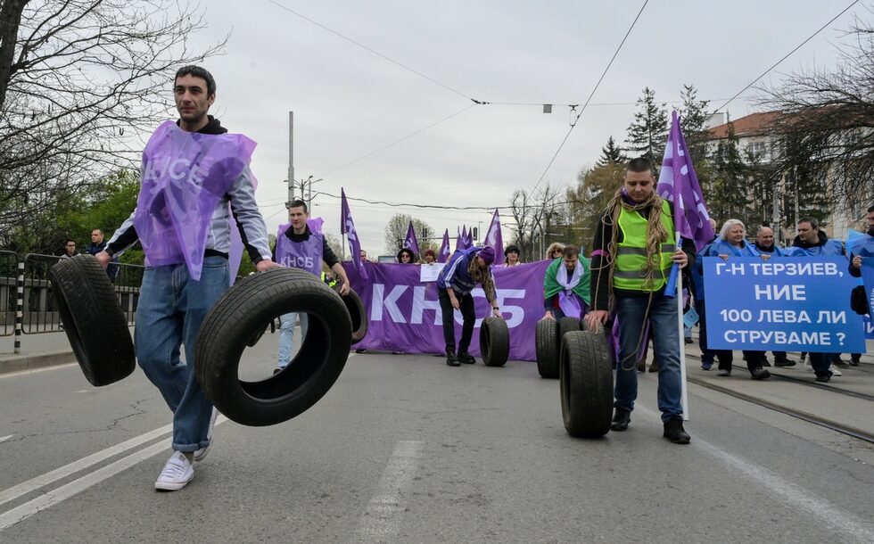 Зам.-кметът каза, цитиран от БТА, че исканото увеличение могат да получат шофьорите, но не и всички работещи в системата.