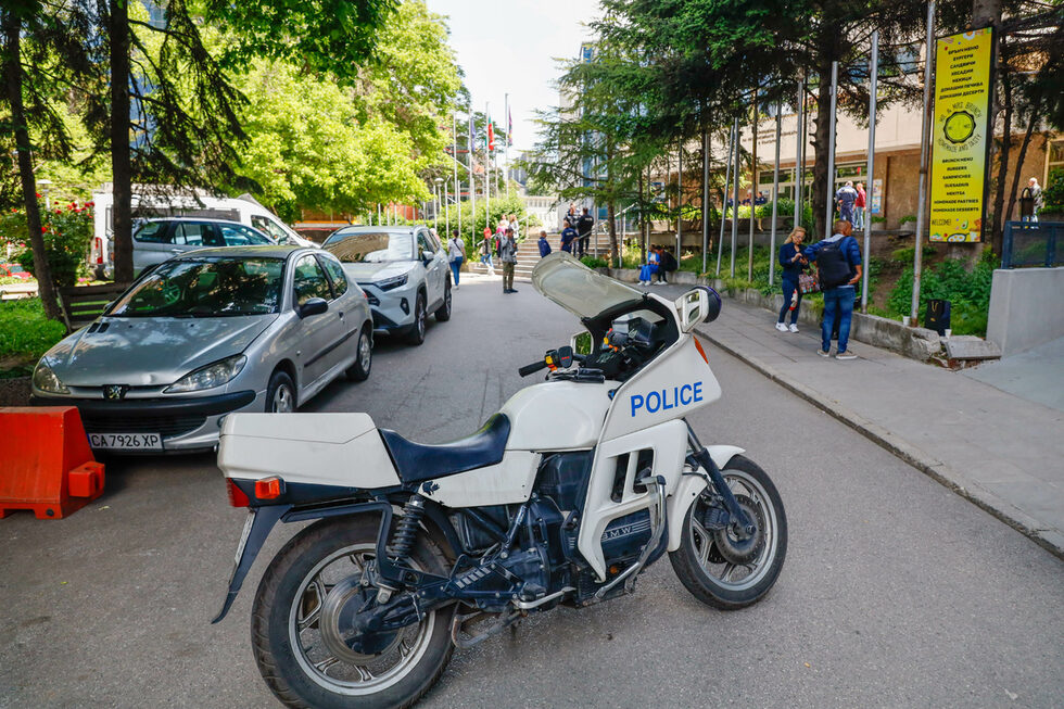 Фотогалерия: Протест пред сградата на синдикатите срещу 6-дневната блокада на градския транспорт