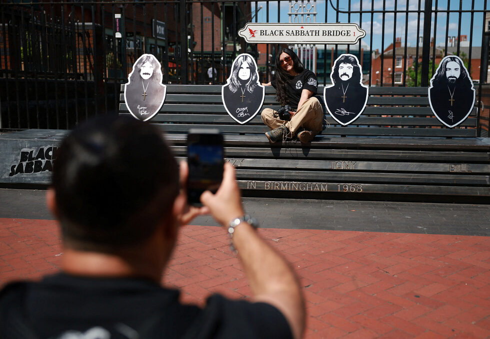 Фотогалерия: Бирмингам празнува Ози Озбърн и Black Sabbath