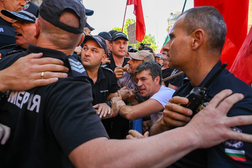 Полицай припадна и беше приет в Медицинския институт на МВР с високо кръвно налягане и висока кръвната захар. По-късно част от протестиращите се насочиха към сградата на БНТ, с намерението да поискат ефир да поискат ефир, но бяха спрени от жандармерията на 200 от входа.
