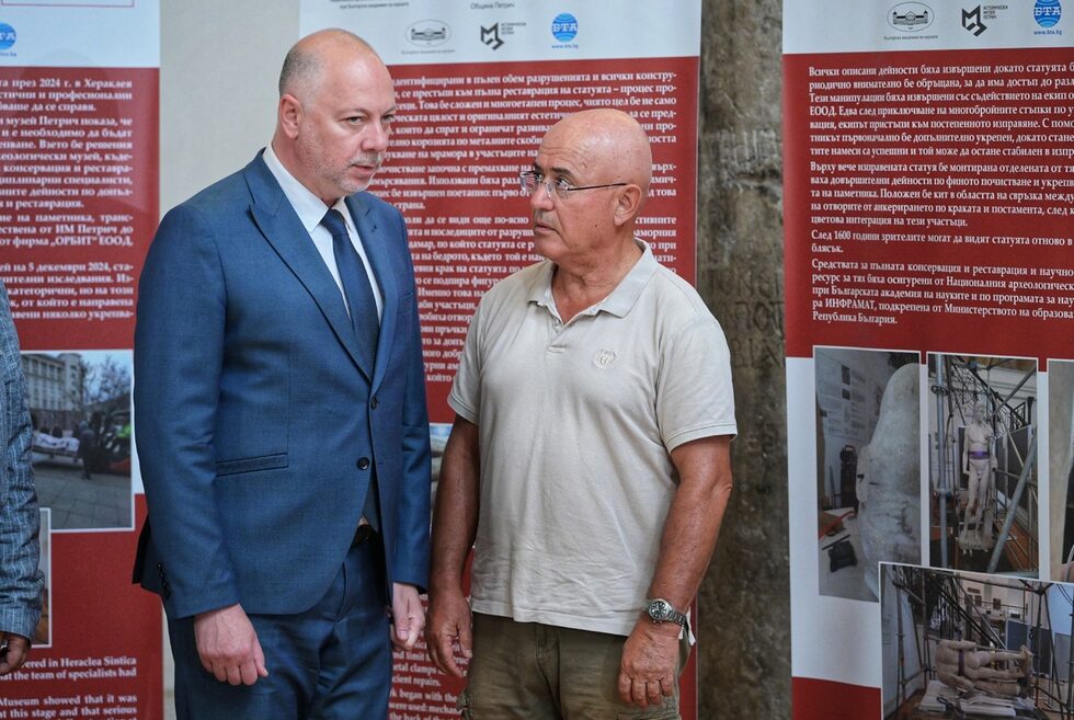 Той увери в присъствието на ръководителя на разкопките Людмил Вагалински, че правителството ще подкрепя финансово всички важни археологически открития, и допълни, че много от тях са видели бял свят покрай строителството на големи инфраструктурни проекти.