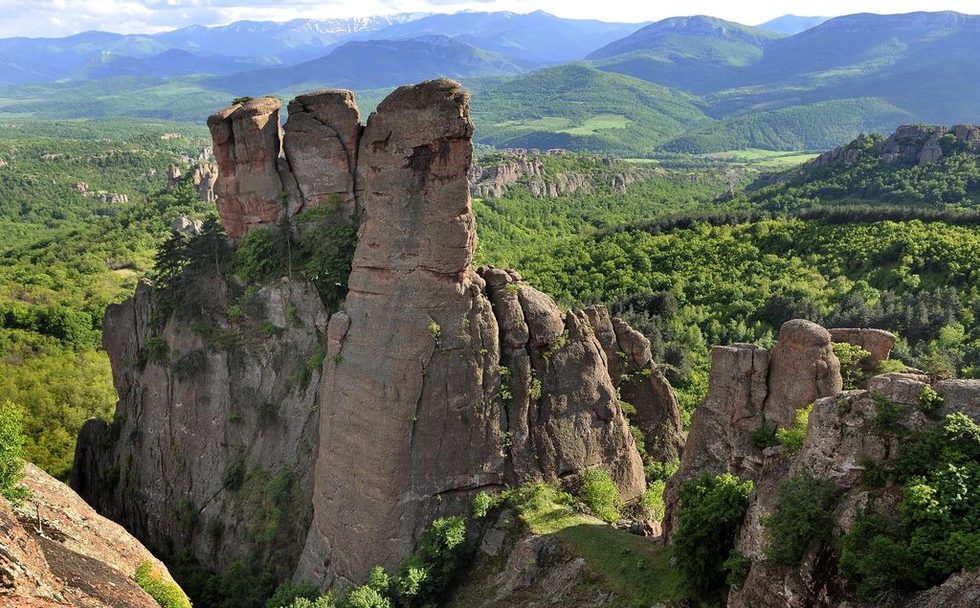 Всеки камък има история и легенда, пълна със страдание и героизъм, които да обяснят невероятната вкаменена хубост.