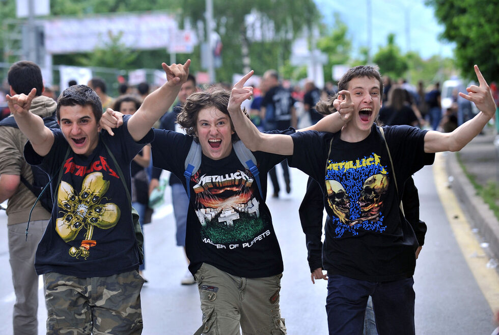 Фотогалерия: Фенове преди фестивала Sonisphere в София