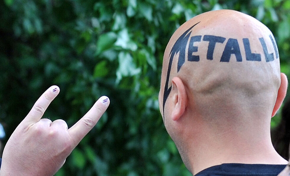 Фотогалерия: Фенове преди фестивала Sonisphere в София