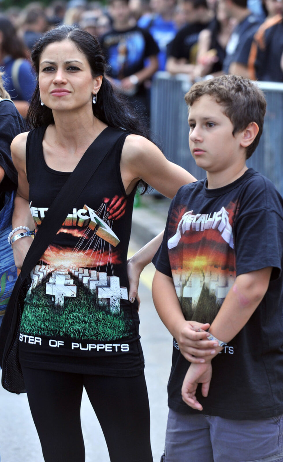 Фотогалерия: Фенове преди фестивала Sonisphere в София
