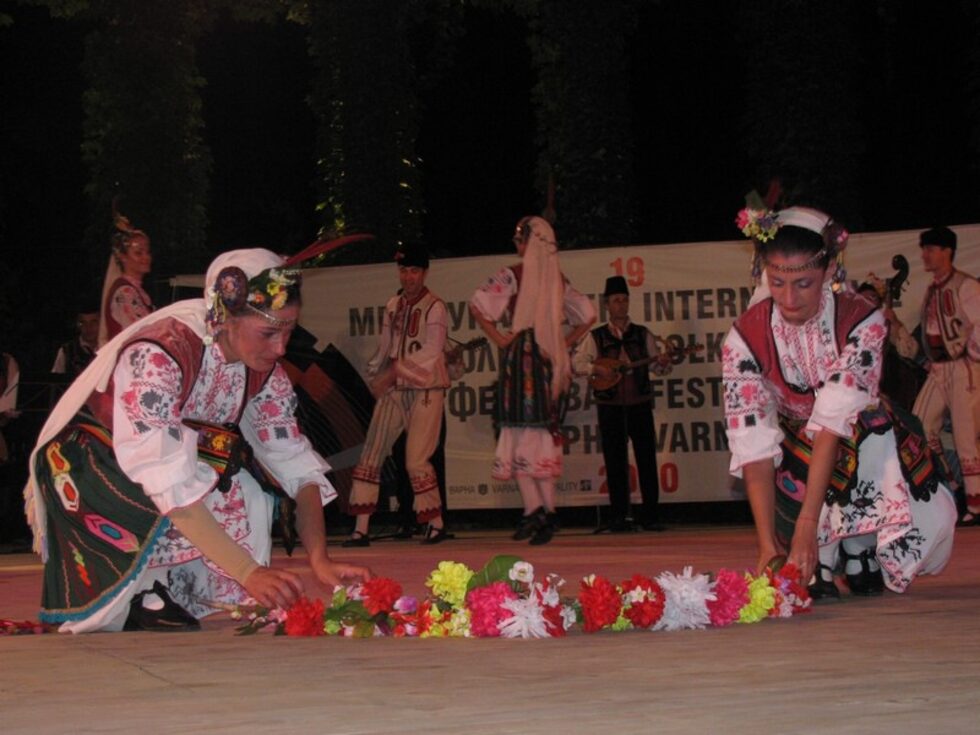 ХIХ Международен фолклорен фестивал Варна, 2010. Да се порадваме за момент от българското участие във фестивала.