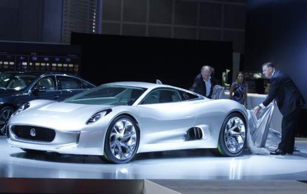 <a href="http://www.dnevnik.bg/skorost/2010/10/04/970621_iaguar_udivi_s_elektromobil_s_gazovi_turbini/">Ягуар СХ-75</a>, който обра овациите в Париж, дойде и в Лос Анджелис<br /><br />
