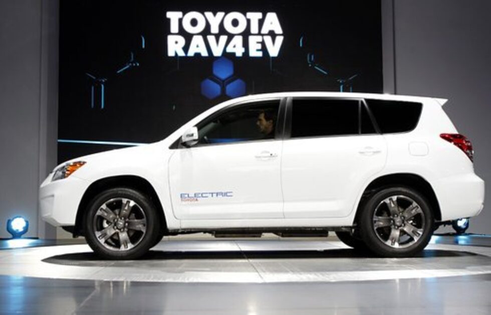 Тойота RAV 4 на ток